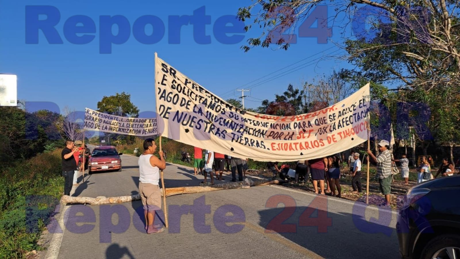 Ejidatarios de Tihosuco bloquean carretera federal e instalaciones caseta de cobro