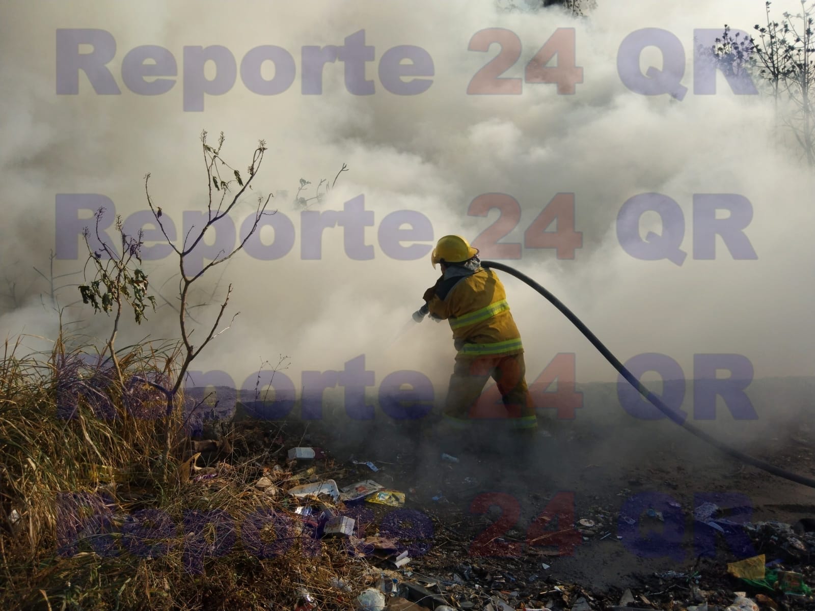 Incendio de basurero clandestino en Tabachines