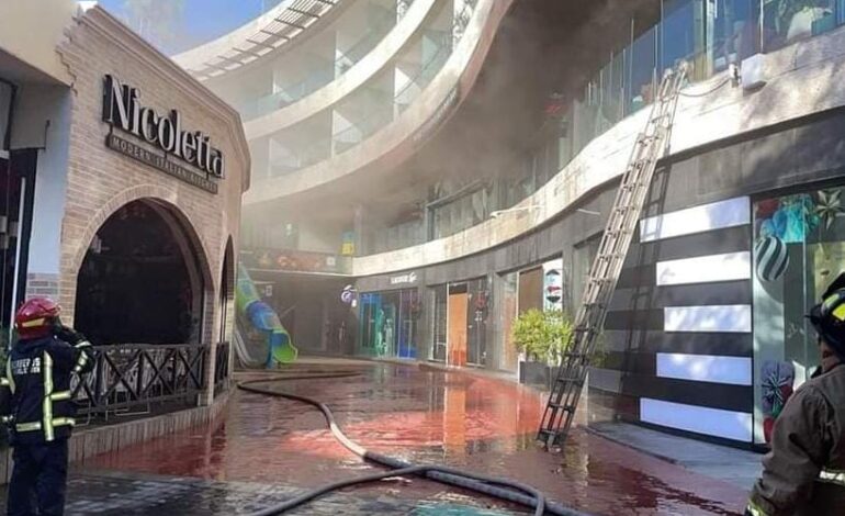 Se incendia un restaurante en Playa del Carmen